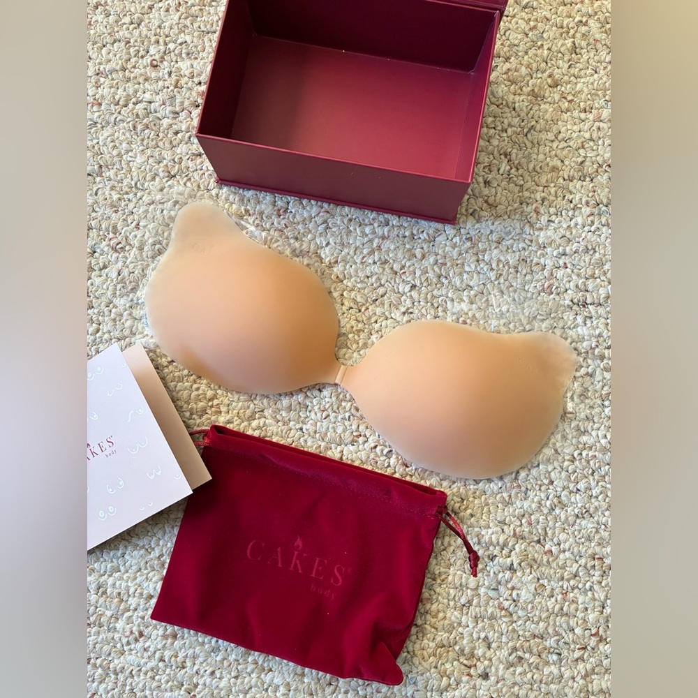 NWT Cakes Cleavage Bra